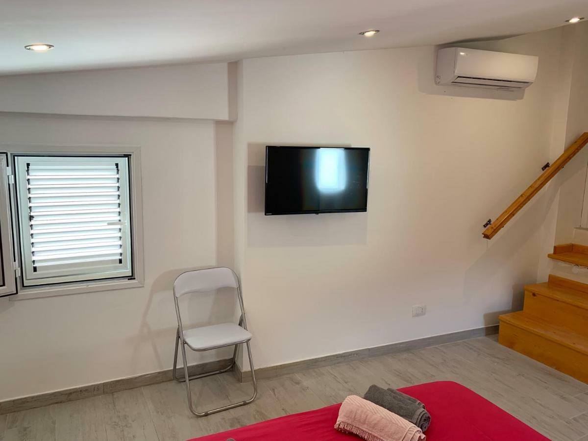 Deni'S Apartments Per 4 시라쿠사 외부 사진